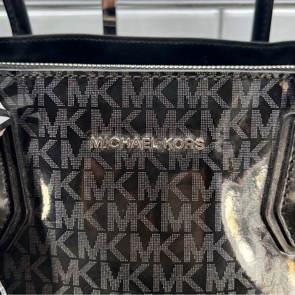 Michael Kors Monogram Tote! Preloved!! - Picture 5 of 14